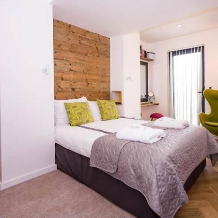 George24 - Spectacular, 5 Minutes To The Beach New Quay Exterior foto
