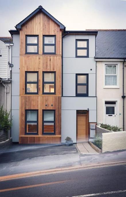George24 - Spectacular, 5 Minutes To The Beach New Quay Exterior foto