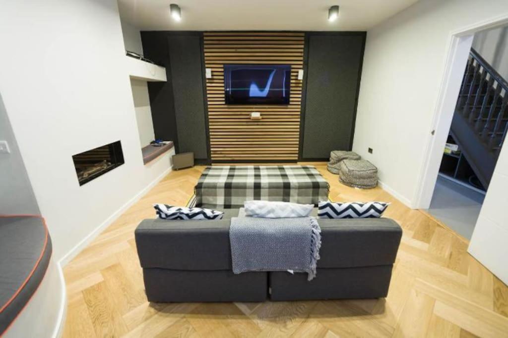 George24 - Spectacular, 5 Minutes To The Beach New Quay Exterior foto